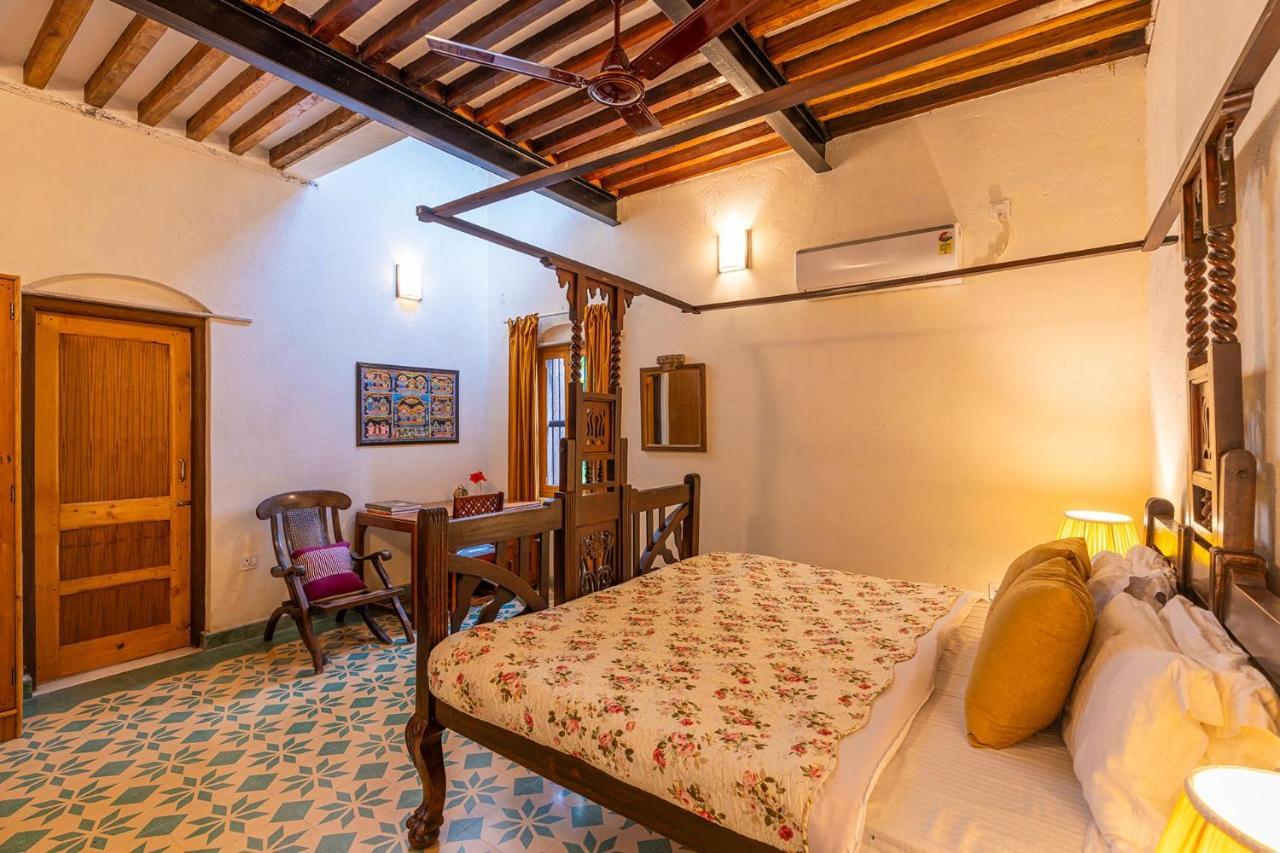 Stayvista'S Peepal Haveli - Rustic Kothi With Terrace, Breathtaking View & Bonfire Narainpur  Eksteriør bilde