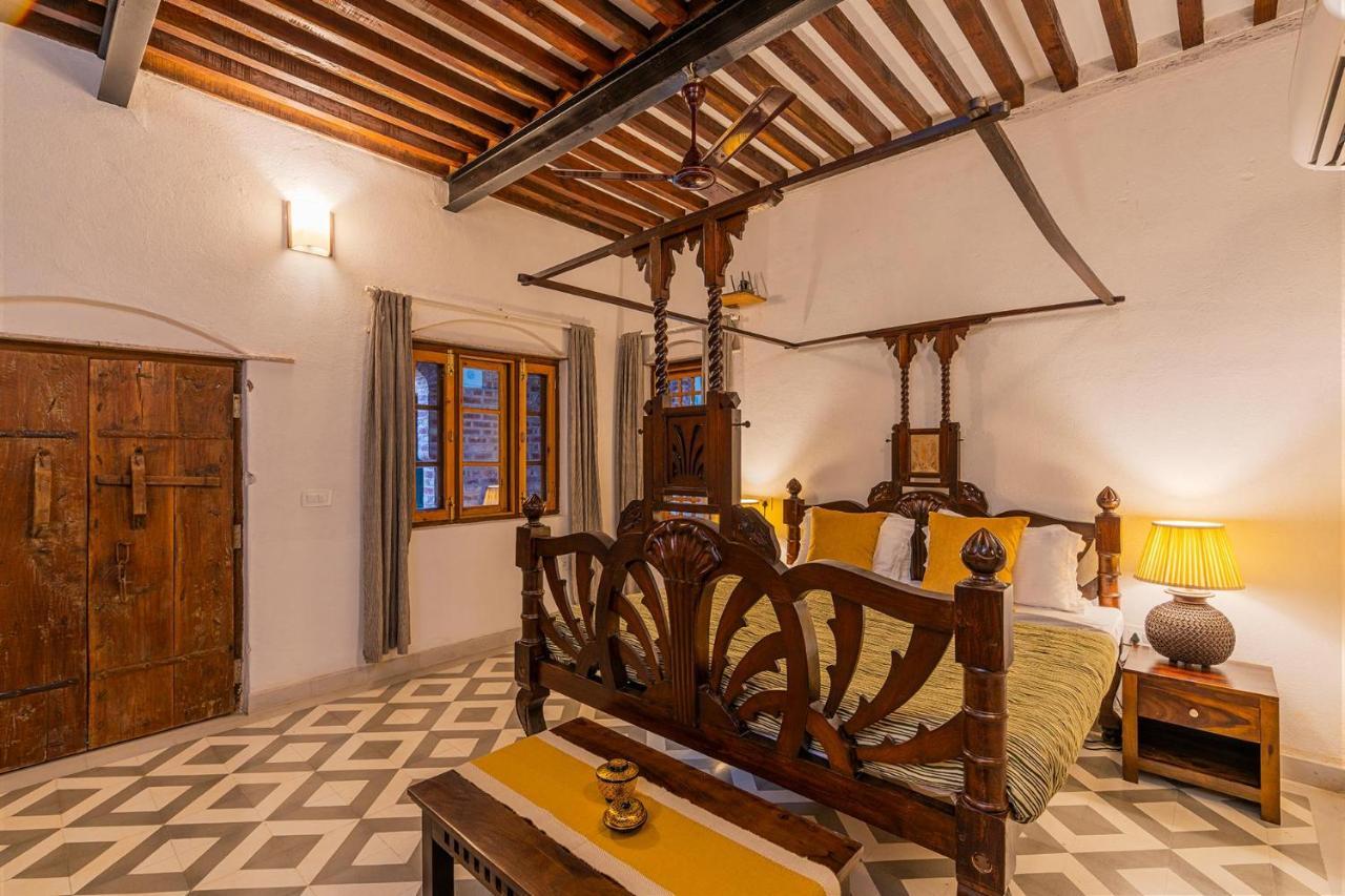 Stayvista'S Peepal Haveli - Rustic Kothi With Terrace, Breathtaking View & Bonfire Narainpur  Eksteriør bilde